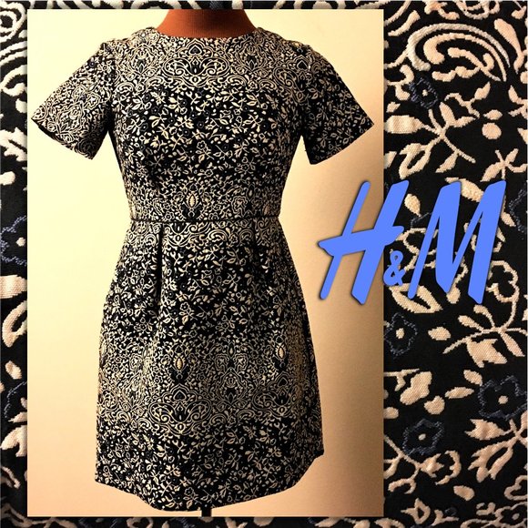 H&M Dresses & Skirts - H&M Structured Short Sleeved Mini Dress   Size 6